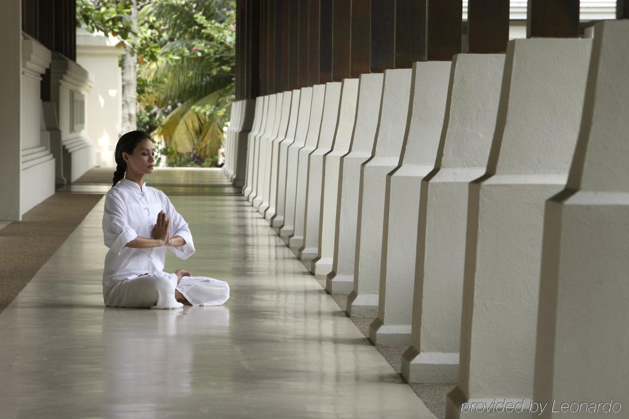 Tanjong Jara Resort, Terengganu - A Small Luxury Hotels Of The World Dungun Exteriér fotografie A woman meditating at the Four Seasons Hotel, Mumbai, India