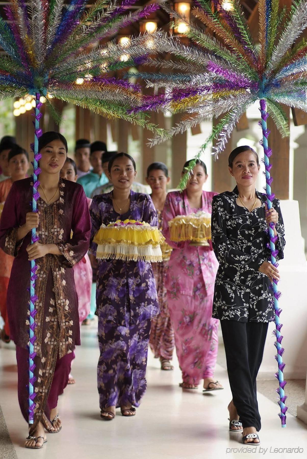Tanjong Jara Resort, Terengganu - A Small Luxury Hotels Of The World Dungun Exteriér fotografie A traditional Javanese wedding procession